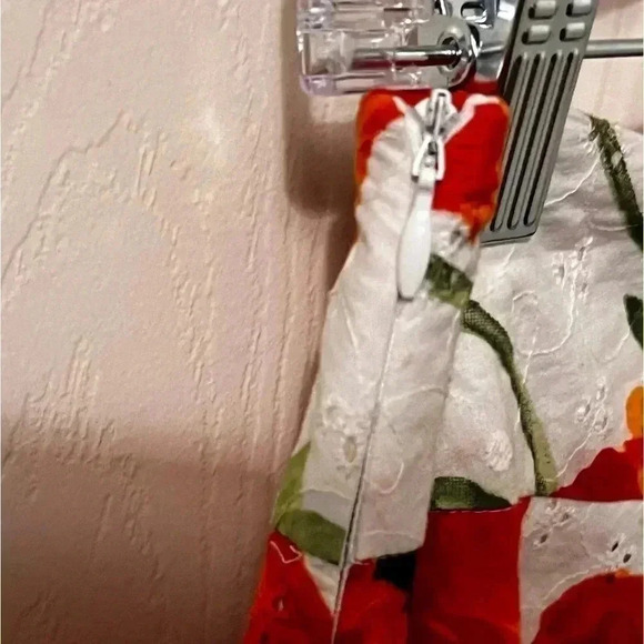 EUC Red Floral Sag Harbor Flare Skirt Cotton Eyelet Darling Sz 8p Spring Summer - Picture 4 of 5